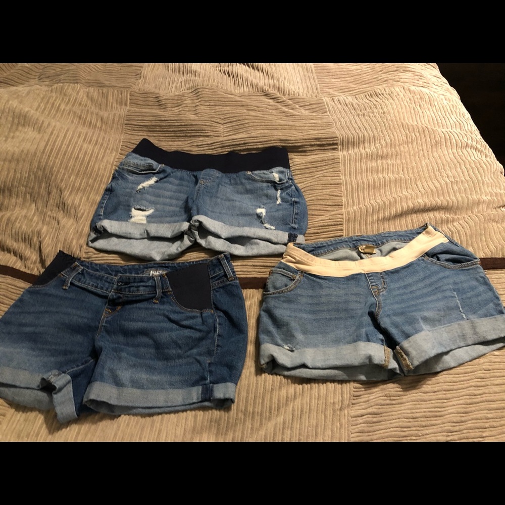 Maternity shorts